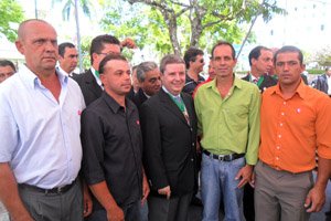 DA ESQ. P/ DIR: RONALDO LEAL VEREADOR DE SERITINGA, HENRIQUE MOTA VICE PREFEITO DE SERITINGA, ANTONIO ANASTASIA GOVERNADOR, JOS&Eacute; MARIA VEREADOR DE SERITINGA, RICARDO DA SILVA VEREADOR DE SERITINGA