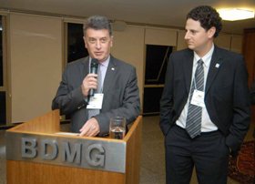 S&eacute;rgio Barroso e Thiago Lacerda durante encontro com empres&aacute;rios